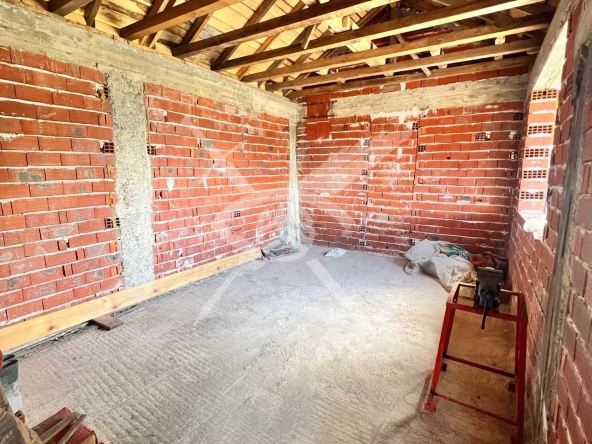 Къща в с. Болярци, Област Пловдив - 630 кв.м за 69 €/кв.м - Снимка #1