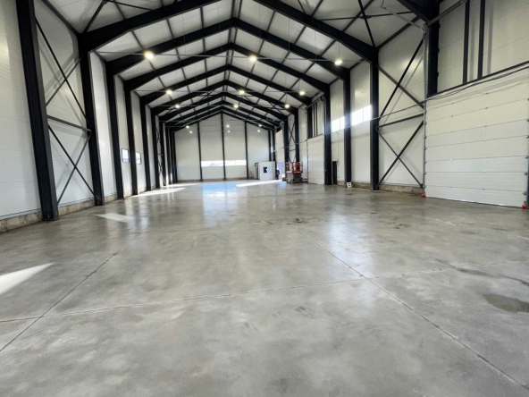 Дава се под наем Склад в София, Витоша - 796 кв.м за 5.61 € - Снимка #1