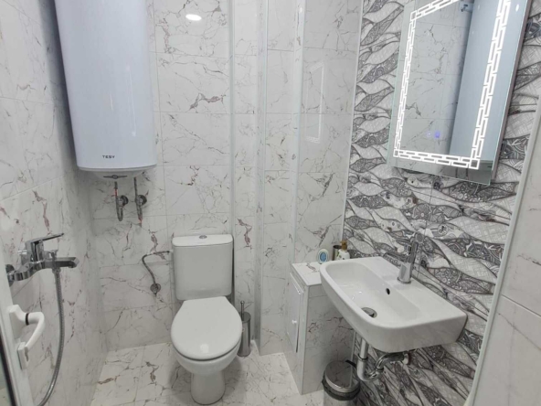 Двустаен апартамент в Плевен, Широк център - 55 кв.м за 1132 €/кв.м - Снимка #1