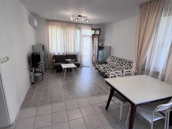 Дава се под наем Двустаен апартамент в Варна, Спортна зала - 50 кв.м за 484.5 € - Снимка #1