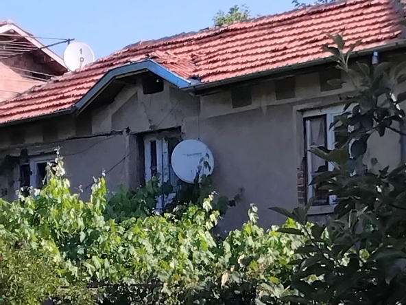 Къща в с. Баланово, Област Кюстендил - 100 кв.м за 420 €/кв.м - Снимка #1