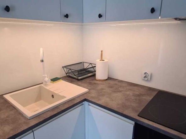 Дава се под наем Тристаен апартамент в Пловдив, Старият град - 97 кв.м за 365 € - Снимка #1