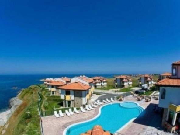 Дава се под наем Двустаен апартамент в Царево - 60 кв.м за 59900 € - Снимка #1