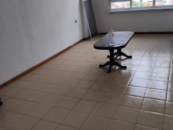 Четиристаен апартамент в Дупница - 80 кв.м за 631 €/кв.м - Снимка #1