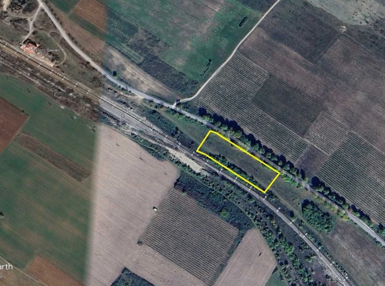 Земеделски имот в с. Христо Даново, Област Пловдив -  кв.м за 806 €/дка - Снимка #1