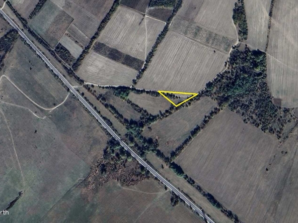 Земеделски имот в Карлово -  кв.м за 629 €/дка - Снимка #1