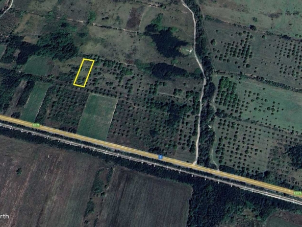 Земеделски имот в Карлово -  кв.м за 816 €/дка - Снимка #1