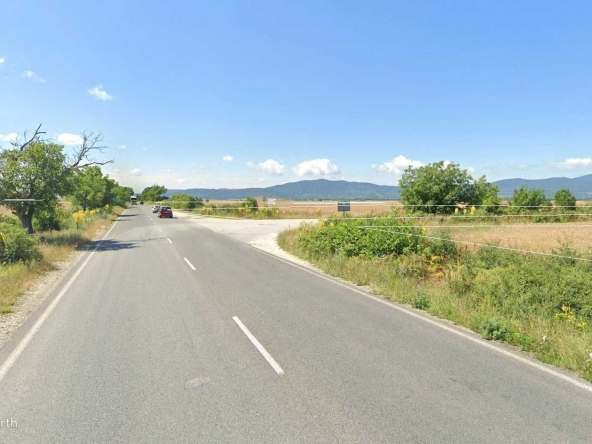 Парцел в Карлово - 18000 кв.м за 2 €/кв.м - Снимка #1