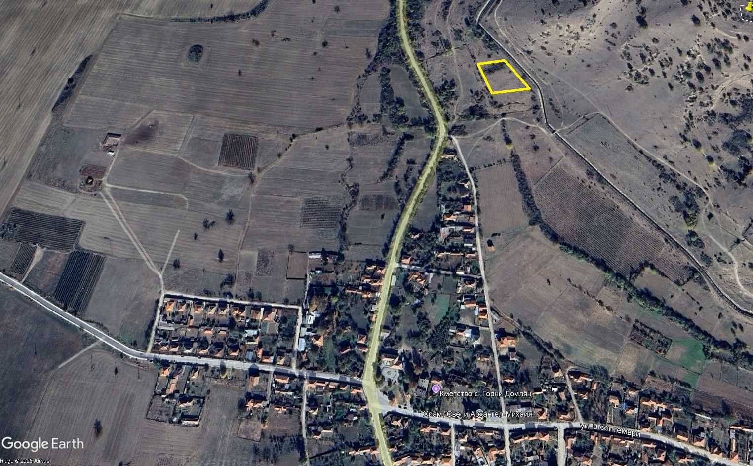 Земеделски имот в с. Горни Домлян, Област Пловдив -  кв.м за 833 €/дка - Снимка #1