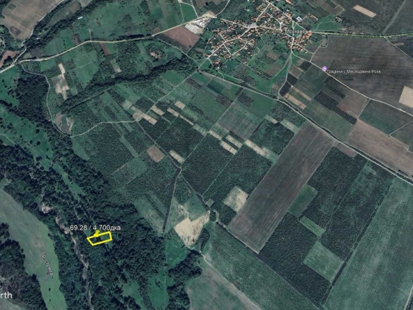 Земеделски имот в с. Богдан, Област Пловдив -  кв.м за 561 €/дка - Снимка #1