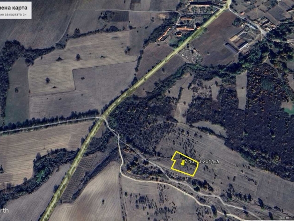 Земеделски имот в с. Горни Домлян, Област Пловдив -  кв.м за 595 €/дка - Снимка #1