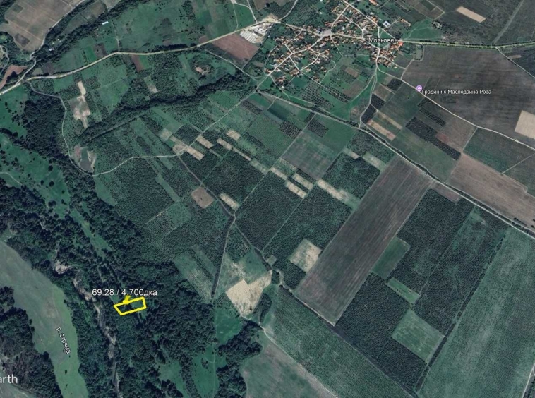 Земеделски имот в с. Богдан, Област Пловдив -  кв.м за 561 €/дка - Снимка #1