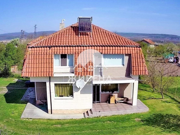 Къща в с. Гроздьово, Област Варна - 200 кв.м за 600 €/кв.м - Снимка #1