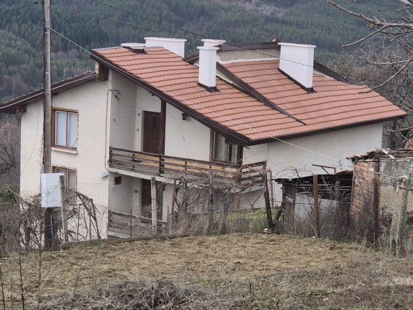 Къща в с. Горно Хърсово, Област Благоевград - 330 кв.м за 116 €/кв.м - Снимка #1