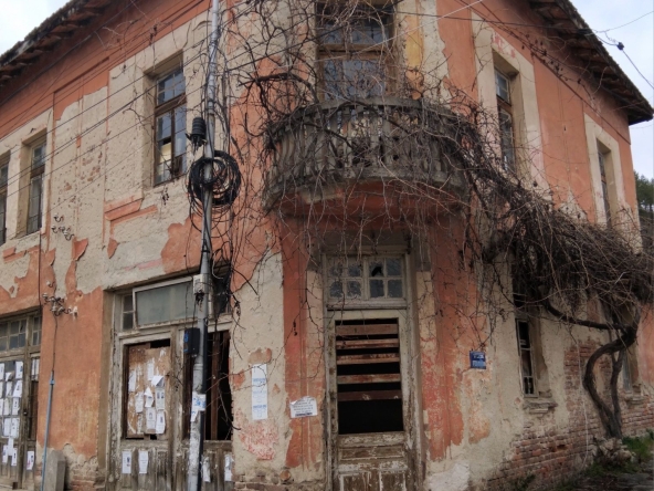 Къща в Бобошево - 200 кв.м за 92 €/кв.м - Снимка #1