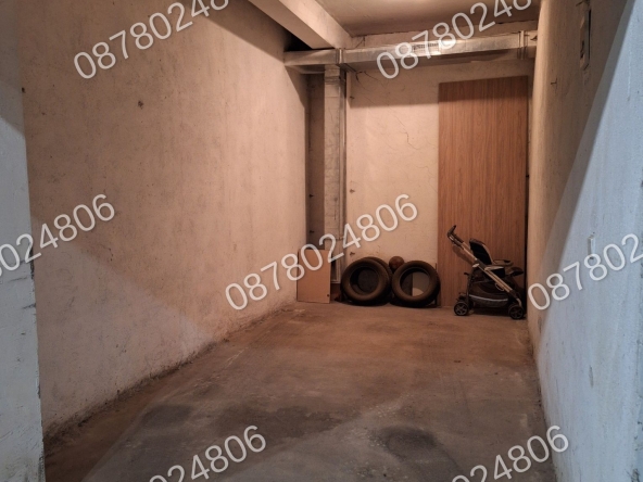 Дава се под наем Гараж / Паркомясто в София, Младост 4 - 18 кв.м за 149.43 € - Снимка #1