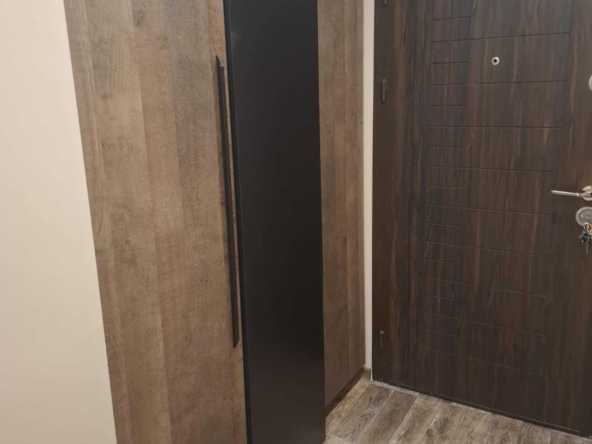 Дава се под наем Двустаен апартамент в Плевен, Идеален център - 70 кв.м за 408 € - Снимка #1