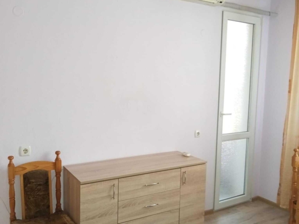 Дава се под наем Едностаен апартамент в Шумен, Център - 40 кв.м за 204 € - Снимка #1