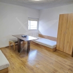 Дава се под наем Едностаен апартамент в Варна, Червен площад - 30 кв.м за 225 € - Снимка #1