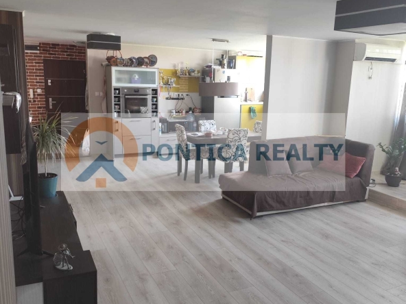 Многостаен апартамент в Бургас, Лазур - 230 кв.м за 1957 €/кв.м - Снимка #1