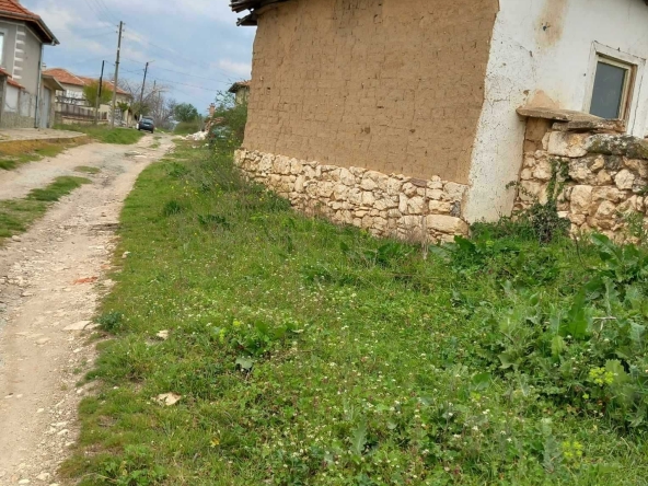 Къща в с. Тюркмен, Област Пловдив - 675 кв.м за 10 €/кв.м - Снимка #1