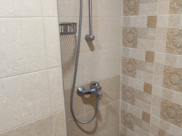Тристаен апартамент в Шумен, Добруджански - 80 кв.м за 740 €/кв.м - Снимка #1