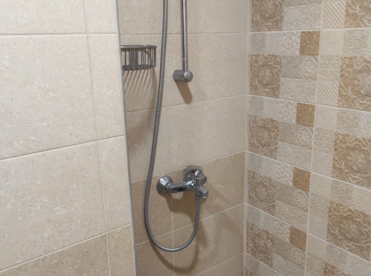 Тристаен апартамент в Шумен, Добруджански - 80 кв.м за 740 €/кв.м - Снимка #1