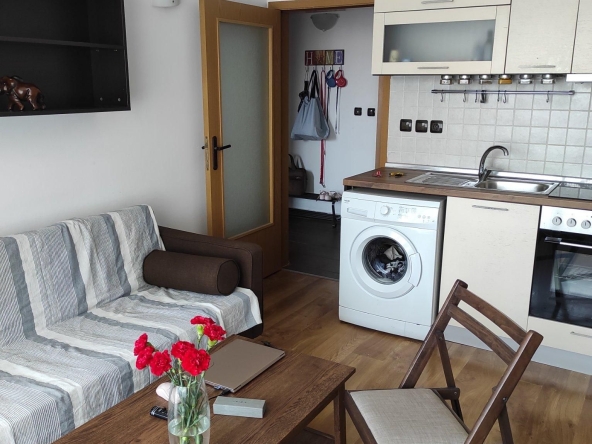 Дава се под наем Двустаен апартамент в Варна, Левски - 55 кв.м за 350 € - Снимка #1
