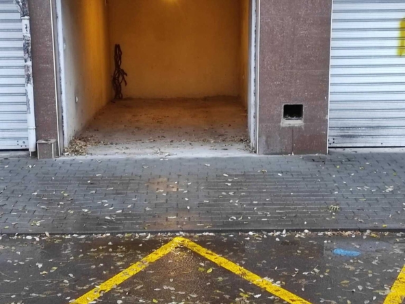 Дава се под наем Гараж / Паркомясто в Варна, Колхозен пазар - 14 кв.м за 107.1 € - Снимка #1