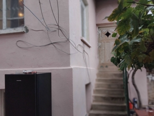 Къща в с. Крайници, Област Кюстендил - 170 кв.м за 500 €/кв.м - Снимка #1