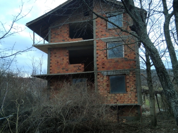 Къща в с. Голема Фуча, Област Кюстендил - 180 кв.м за 94 €/кв.м - Снимка #1