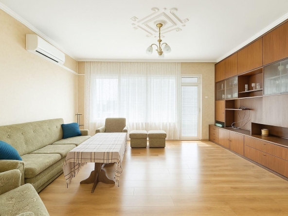 Тристаен апартамент в Пловдив, Южен - 87 кв.м за 756 €/кв.м - Снимка #1