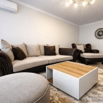 Дава се под наем Многостаен апартамент в Пловдив, Христо Смирненски - 149 кв.м за 847.62 € - Снимка #1