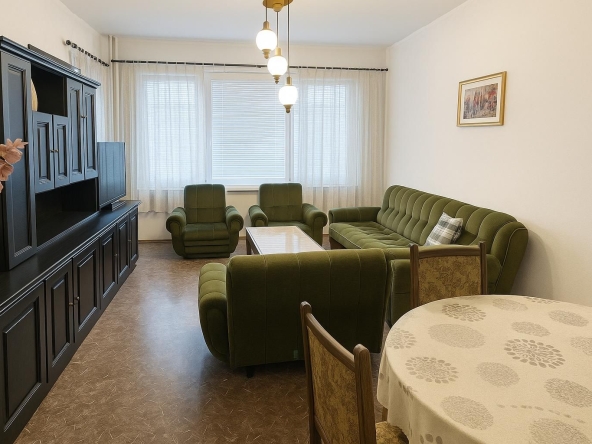 Дава се под наем Тристаен апартамент в Пловдив, Център - 92 кв.м за 382.5 € - Снимка #1