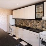 Дава се под наем Тристаен апартамент в Пловдив, Кършияка - 125 кв.м за 847.62 € - Снимка #1