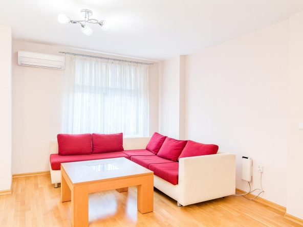 Дава се под наем Тристаен апартамент в Пловдив, Кършияка - 105 кв.м за 766 € - Снимка #1