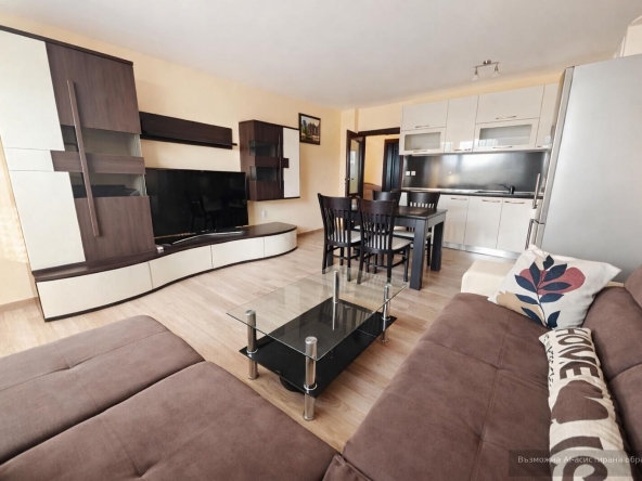 Дава се под наем Тристаен апартамент в Пловдив, Младежки Хълм - 85 кв.м за 698.19 € - Снимка #1