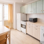 Дава се под наем Тристаен апартамент в Пловдив, Център - 90 кв.м за 388.62 € - Снимка #1