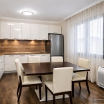 Дава се под наем Двустаен апартамент в Пловдив, Младежки Хълм - 100 кв.м за 498.27 € - Снимка #1