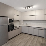 Дава се под наем Тристаен апартамент в Пловдив, Остромила - 100 кв.м за 548.25 € - Снимка #1