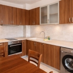 Дава се под наем Четиристаен апартамент в Пловдив, Коматево - 140 кв.м за 698.19 € - Снимка #1