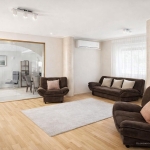 Дава се под наем Тристаен апартамент в Пловдив, Младежки Хълм - 130 кв.м за 712.98 € - Снимка #1