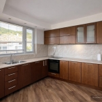 Дава се под наем Етаж от къща в Асеновград - 96 кв.м за 428.91 € - Снимка #1