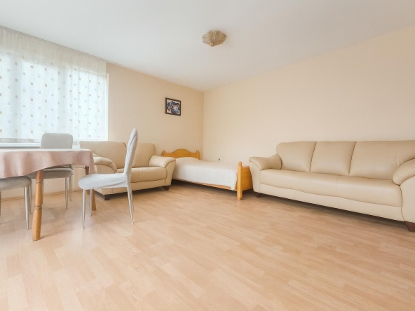 Дава се под наем Двустаен апартамент в Пловдив, Мараша - 72 кв.м за 459 € - Снимка #1