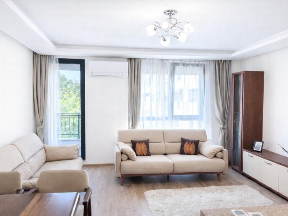 Дава се под наем Тристаен апартамент в Пловдив, Мараша - 120 кв.м за 847.62 € - Снимка #1