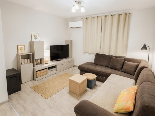 Дава се под наем Двустаен апартамент в Пловдив, Прослав - 60 кв.м за 357 € - Снимка #1