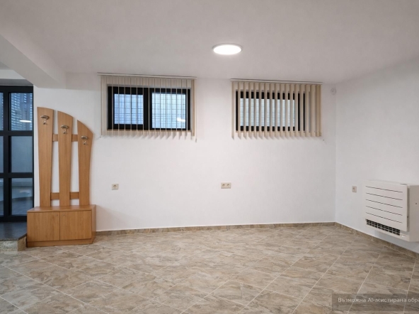Дава се под наем Офис в Пловдив, Център - 70 кв.м за 298.86 € - Снимка #1