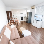 Дава се под наем Двустаен апартамент в Пловдив, Южен - 70 кв.м за 459 € - Снимка #1