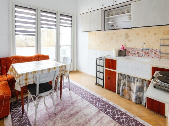 Дава се под наем Едностаен апартамент в Пловдив, Център - 50 кв.м за 255 € - Снимка #1