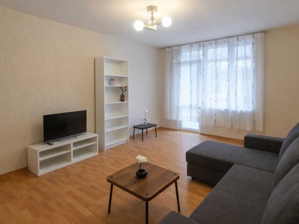 Дава се под наем Двустаен апартамент в София, Лозенец - 86 кв.м за 558.45 € - Снимка #1